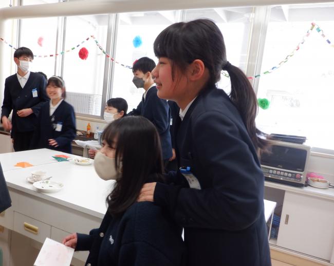 肩もみ
