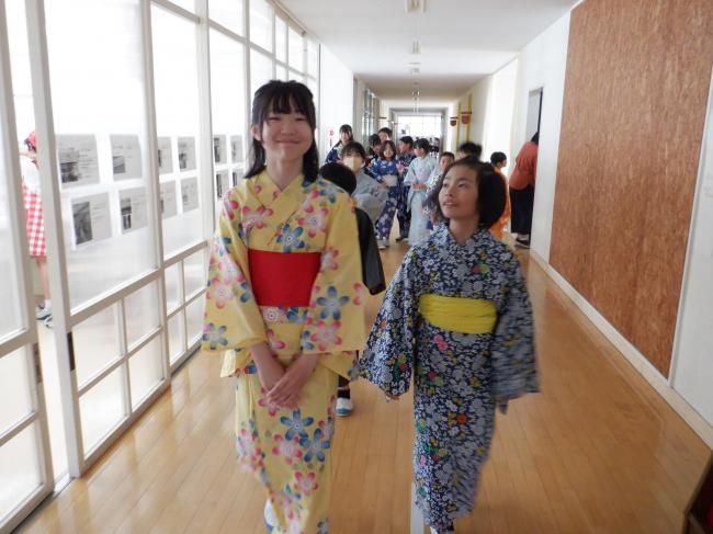 歩く