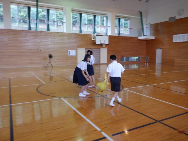 ６年