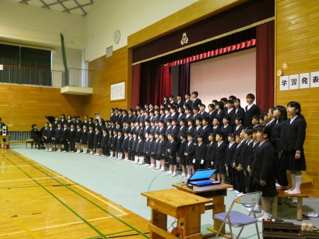 歌う子どもたち