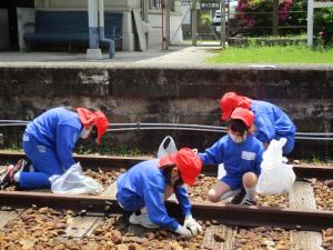 地域奉仕活動草取り