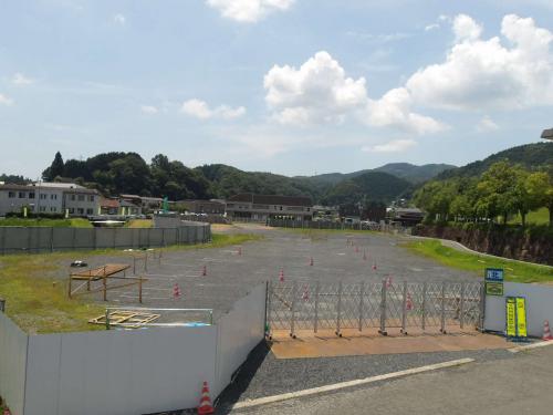 生涯学習棟 北方向から臨む