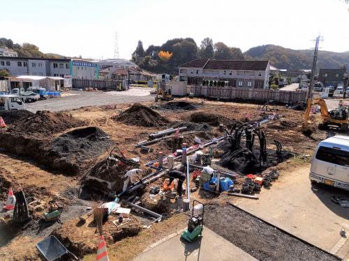 物産棟 西方向から臨む